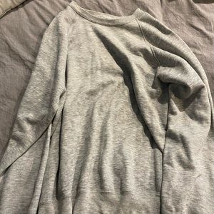 Gray long sleeve pull over